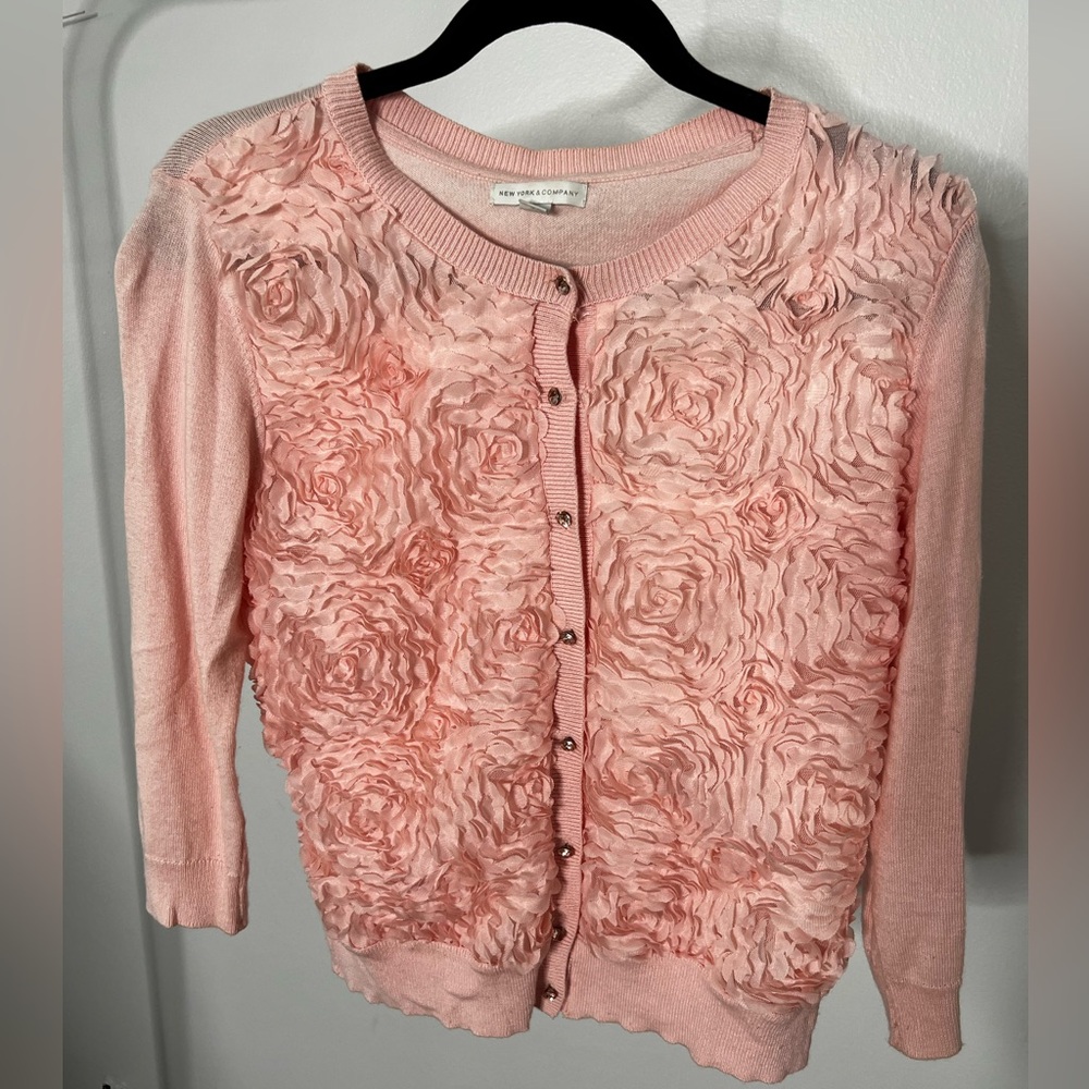 NEW YORK & COMPANY Adorable PINK sweater- Size MEDIUM